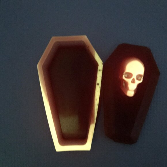 Glow In The Dark Skull Coffin Stash Jar with Lid Red Resin - Picture 2 of 11